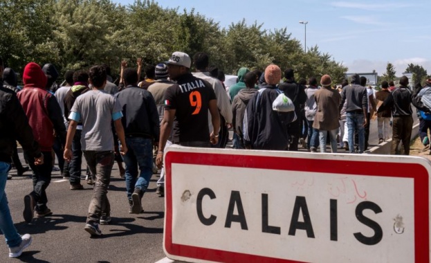 Да кажем истината: мигрантите в "Джунглата" в Кале не са бежанци
