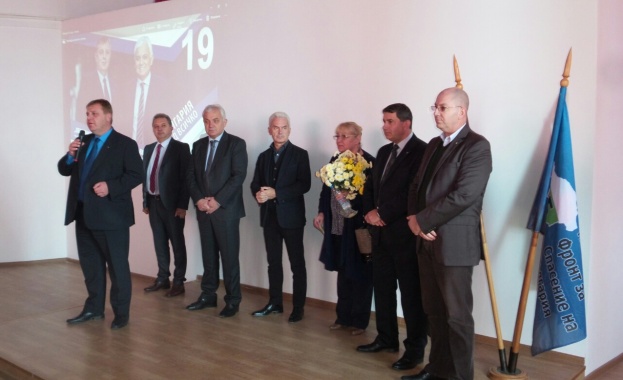 Каракачанов: България не трябва да участва в дрънкането на оръжия, чужди конфликти и битки