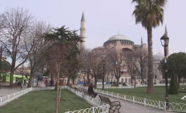 САЩ изтегли дипломатите си от Истанбул заради терористична заплаха