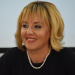 Манолова: Не съм просто "арменския поп", а институция на страната на гражданите