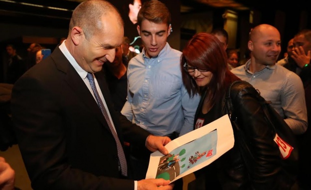 444.hu: Приятел на Русия е спечелил президентските избори в България