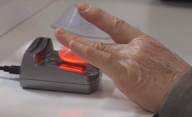 ​Срив в системата спря приема с пръстови отпечатъци