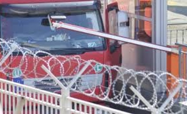 Намалява колоната от тирове на граничния пункт Лесово