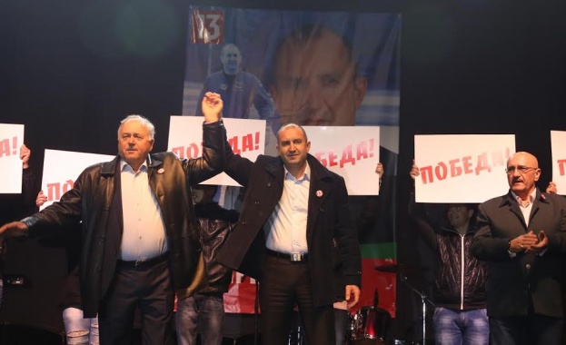 Р. Радев: Чрез подставената си партия Ердоган подкрепи Цачева. Това ли беше цената за екстрадицията на турските граждани?