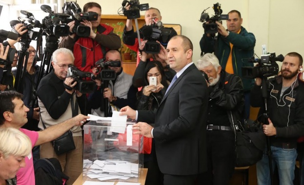 Ген. Румен Радев: Гласувах за това хората да вземат демокрацията в свои ръце