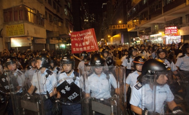 Хонконг изправен пред тежка политическа криза