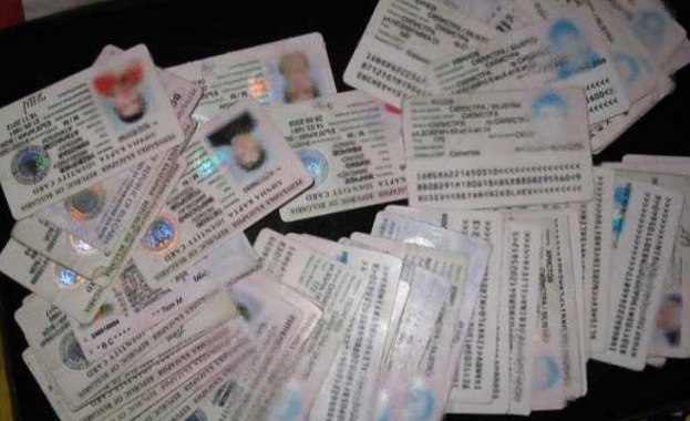 Кауза "Лично": Стотици хиляди фалшиви лични карти са изготвили от ГЕРБ, за да фалшифицират изборите 