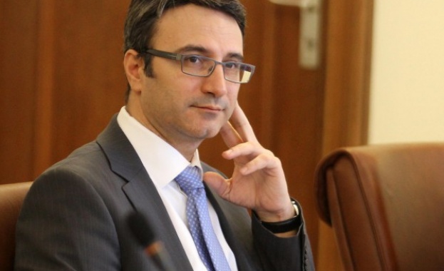 Трайчо Трайков: Цачева, убеди ме!