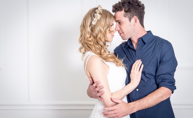 Petya Alexa и Явор Бахаров в чувствена любовна сцена в името на различната любов