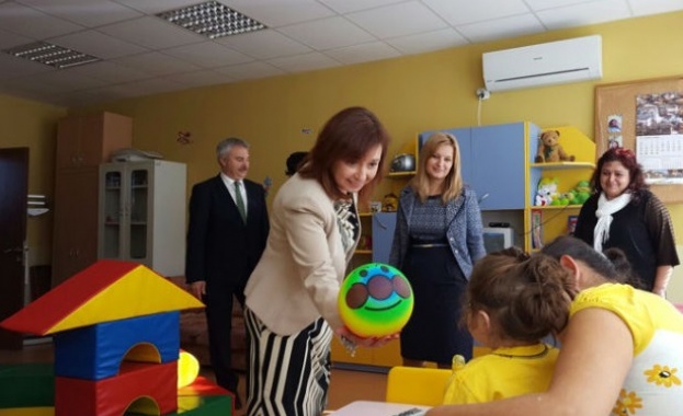 Държавата ще развива мрежа от социални, здравни и образователни услуги