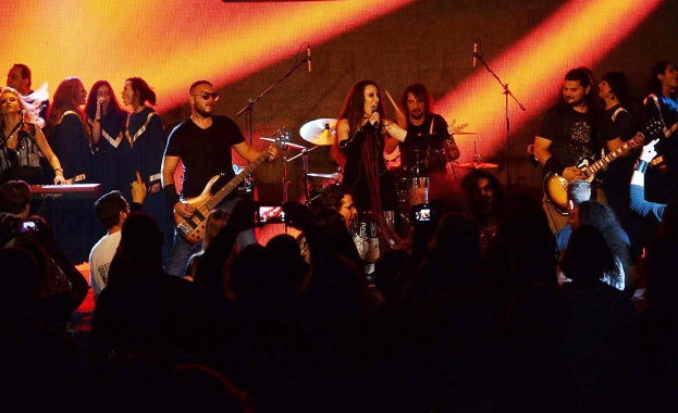 Група SEVI официално представи новото си видео с участието на Асен Блатечки