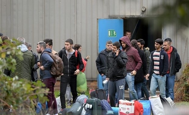 Подписка за местен референдум за неизграждане на центрове за бежанци може да прерасне в национална