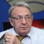 За компоти или компютри спори министър Ненчев