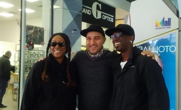 Култовата група C-Block се отдаде на шопинг в Пловдив