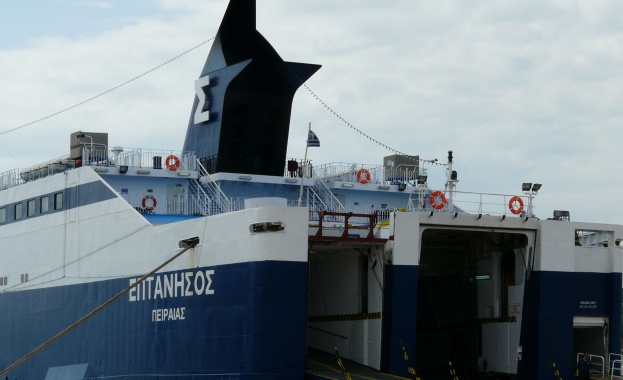 Стачката на работещите в морския транспорт на Гърция може да продължи и след неделя