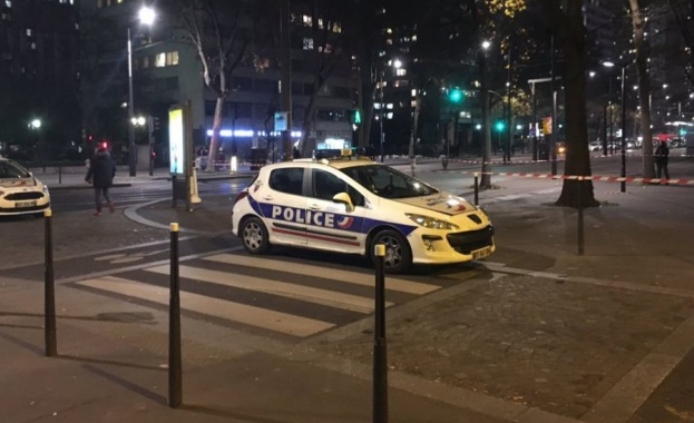 Въоръжен взе заложници в туристическа агенция в Париж