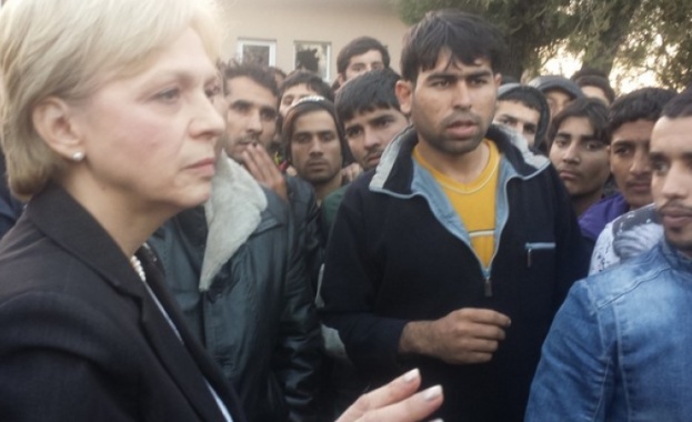 115 имигранти са поискали да си ходят в Афганистан