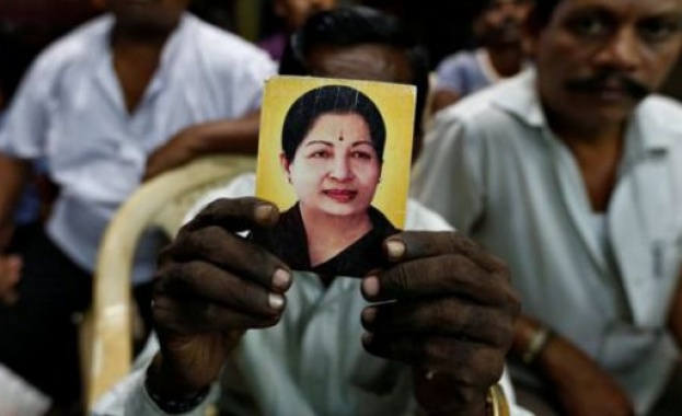 Почина индийската "Желязна лейди"