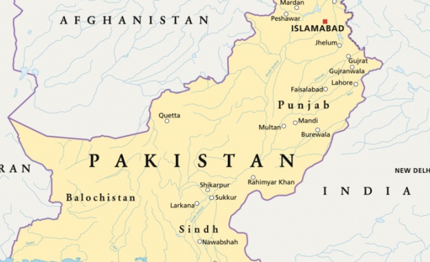 Самолет с 47 души на борда се разби в Пакистан