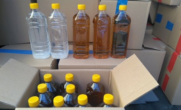 Митничари иззеха 1 893 литра фалшив алкохол в Нова Загора