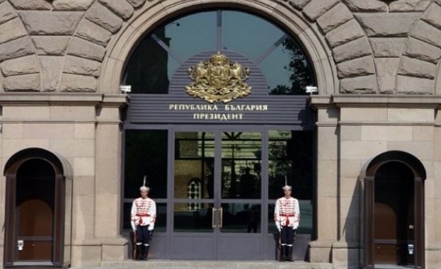 Президентът връчва мандат за съставяне на правителство на "БСП Лява България"