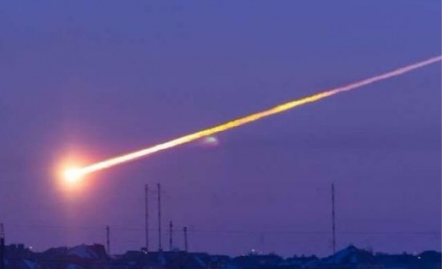 Голям метеор изгоря в небето над Русия 