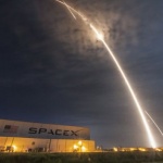 SpaceX отлага стартовете си за 2017