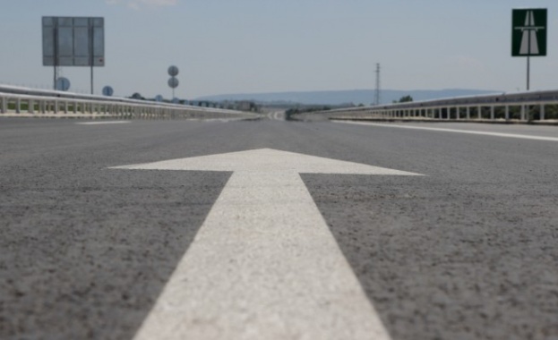 Половин година без книжка и до 4000 лева глоба за каране в насрещното