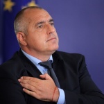 За кожата на един пенсиониран пожарникар, полицай и премиер