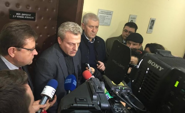 Петър Москов и Ваньо Шарков провеждат работна среща с екипите в МБАЛ - Шумен