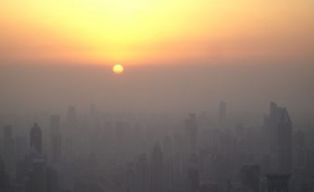 Пекин обяви червен код за замърсяване на въздуха