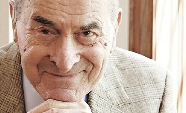 Почина Хаймлих, измислил техниката за спасяване на задавил се човек