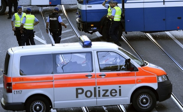 Трима души са ранени при нападение над молитвен дом в Цюрих