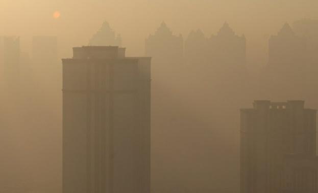 Училищата в Пекин затварят за три дни заради мръсния въздух  
