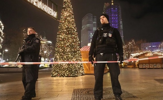 Арестуваха подозрителен мъж в Берлин, крещял "Бомба"