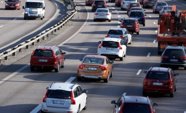 Трафикът по пътищата е интензивен