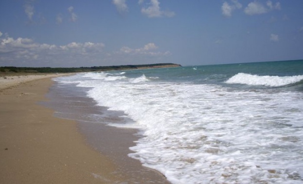 Намериха лодката на рибарите, които изчезнаха край Дуранкулак