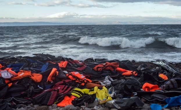 Средиземно море изхвърли край Либия 11 мъртви мигранти