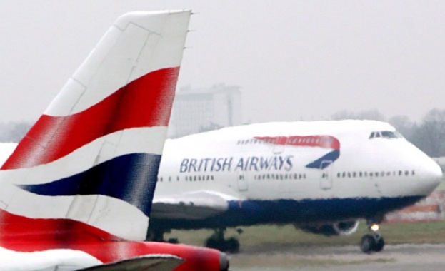 Великобритания забранява лаптопите и таблетите в самолетите