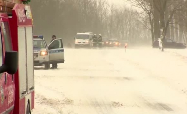 Четири прохода в страната остават затворени 