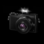 Panasonic представя LUMIX GX800: стилен и елегантен фотоапарат с разширени функции за селфи и панорамни снимки