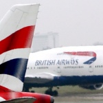 Великобритания забранява лаптопите и таблетите в самолетите