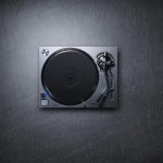 Водещи технологии осигуряват възпроизвеждане на богата, чиста и енергична аналогова музика   в нов стандартен грамофон с директно задвижване