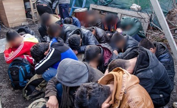 14 мигранти са хванати в неделя на пътя Созопол-Бургас