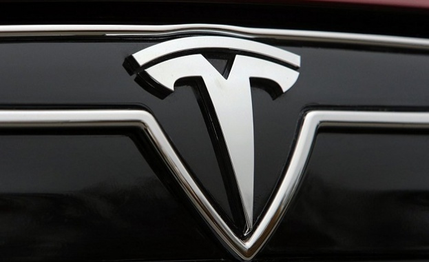 Американският производител на електромобили Тесла Tesla пусна днес модернизирана версия