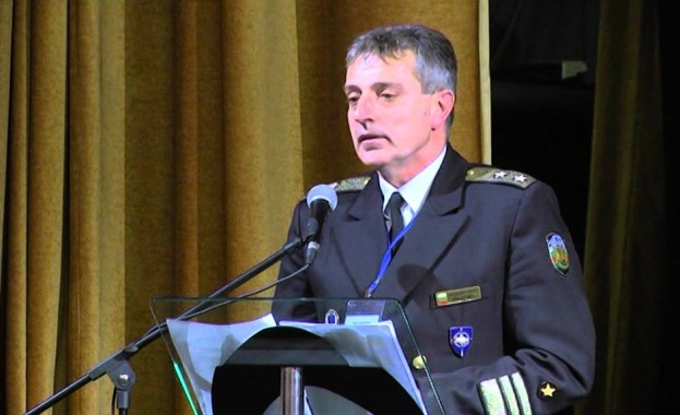 Вицеадмирал Емил Ефтимов е предложен за началник на отбраната