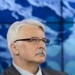 Полският външен министър стана обект на подигравки "заради лапсус"