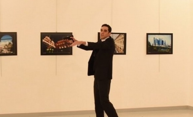 Погребват убиеца на руския посланик в Турция в безименен гроб