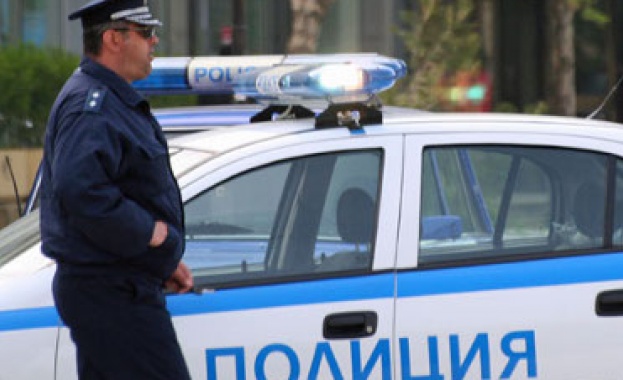 Задържаха петима души, взривили банкомат в София