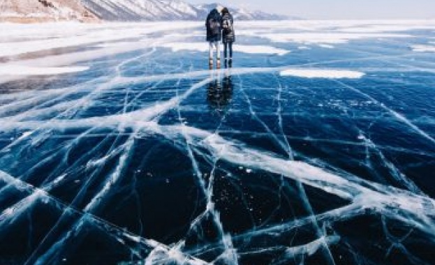 Езерото Байкал замръзна (Видео)